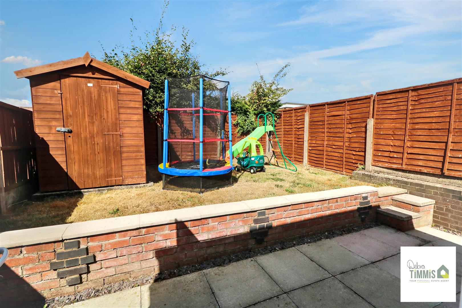2 bed property in Linnburn Road, Stoke-On-Trent